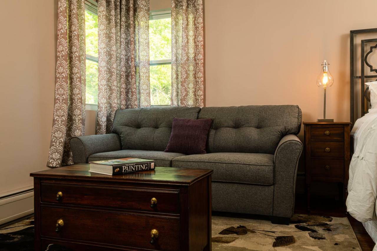 Rosemont Inn Utica Extérieur photo