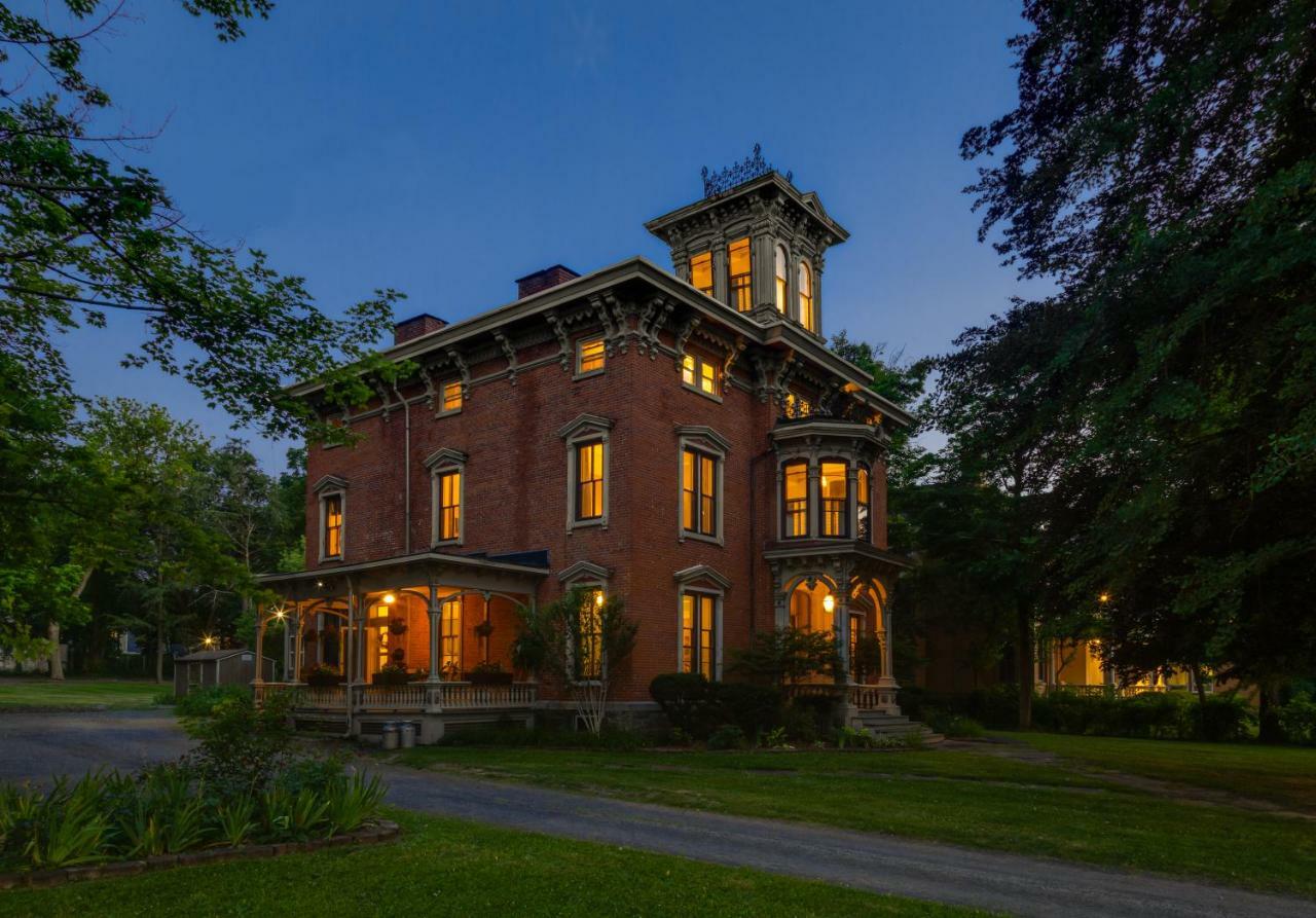 Rosemont Inn Utica Extérieur photo