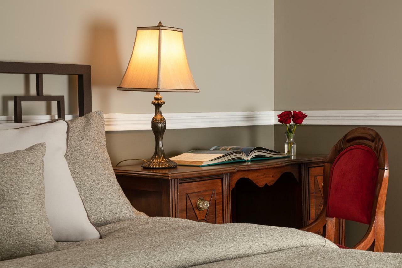 Rosemont Inn Utica Extérieur photo
