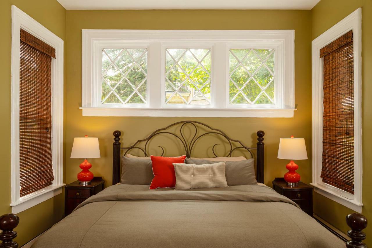 Rosemont Inn Utica Extérieur photo