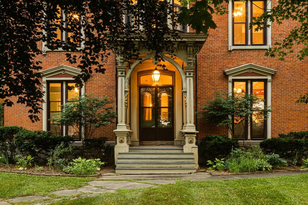 Rosemont Inn Utica Extérieur photo