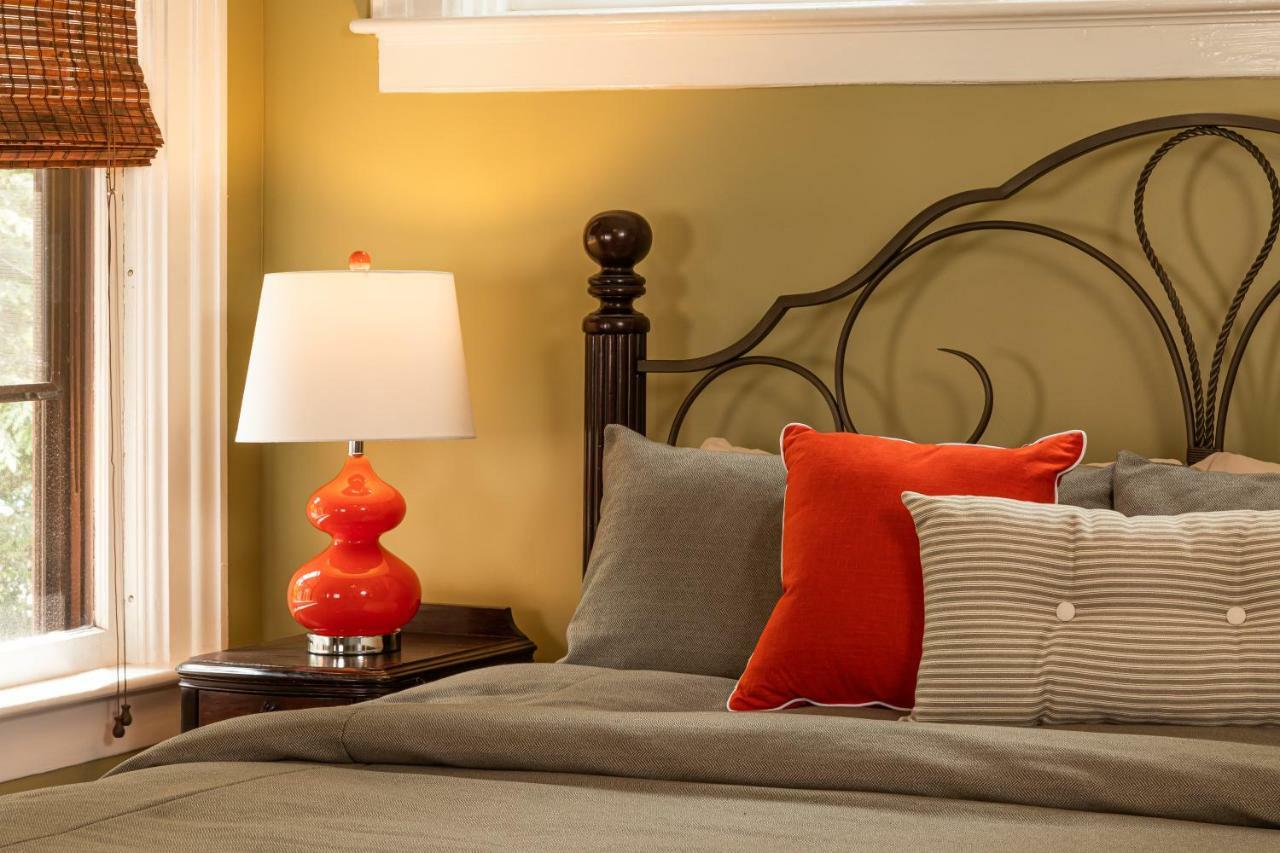 Rosemont Inn Utica Extérieur photo